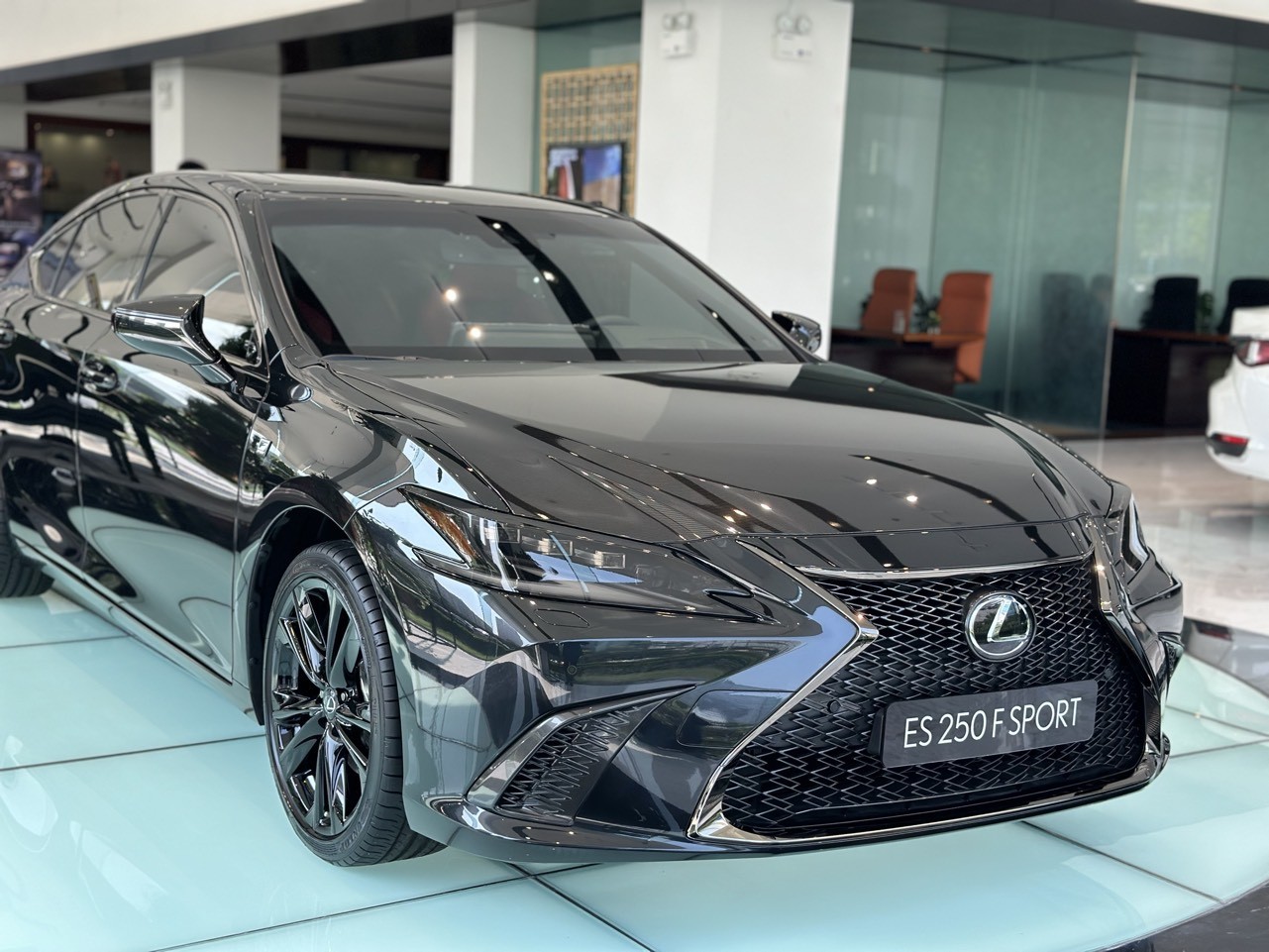 Ảnh Lexus ES 250 F Sport Đen
